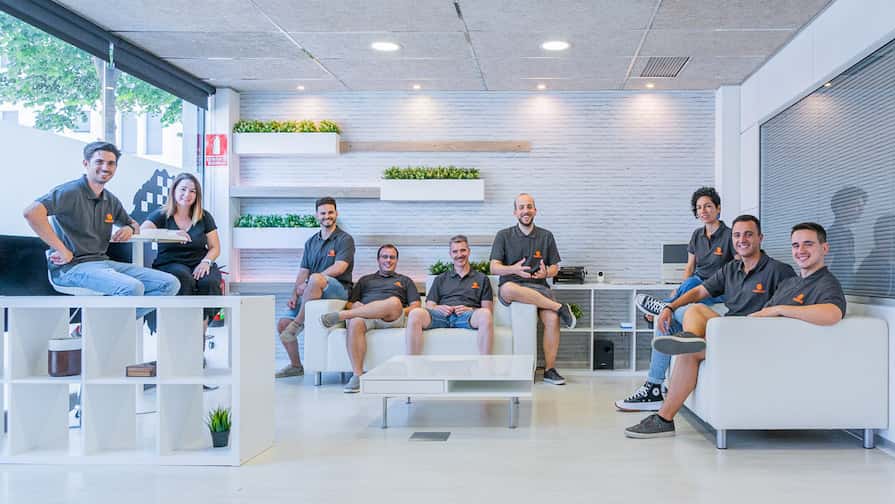 Equipo de testing SQA de Redsauce en las oficinas de Barcelona